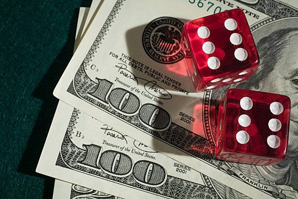Push Gaming paytable showing symbol values and bonus feature descriptions on opera777